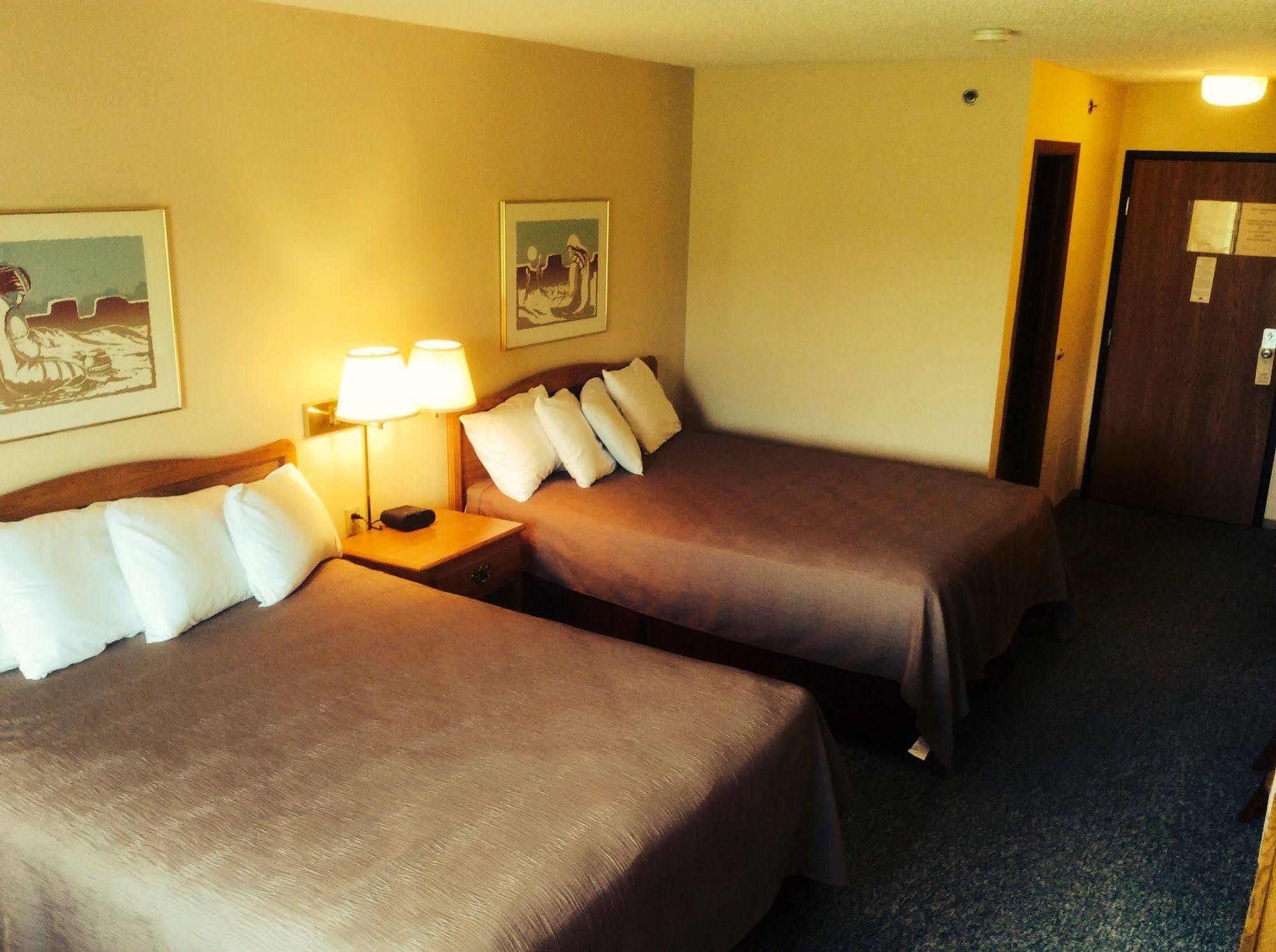 Forty Club Inn Deerwood エクステリア 写真