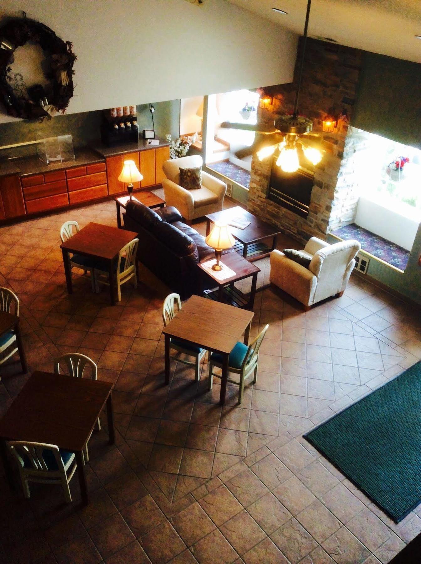 Forty Club Inn Deerwood エクステリア 写真